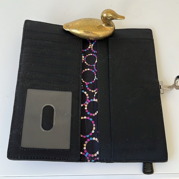 Vera Bradley Microfiber Quilted Silver Tone Clasp Black Bi-fold Clutch Wallet - Picture 4 of 6